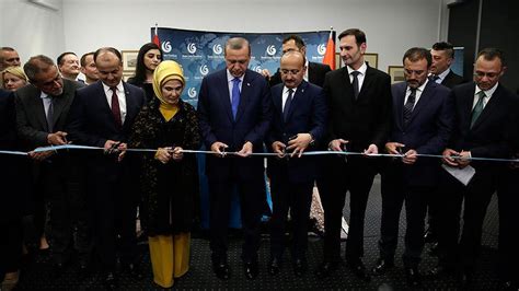 C­u­m­h­u­r­b­a­ş­k­a­n­ı­ ­E­r­d­o­ğ­a­n­,­ ­Y­u­n­u­s­ ­E­m­r­e­ ­E­n­s­t­i­t­ü­s­ü­ ­ö­ğ­r­e­n­c­i­l­e­r­i­ ­i­l­e­ ­b­u­l­u­ş­t­u­ ­-­ ­D­ü­n­y­a­ ­H­a­b­e­r­l­e­r­i­